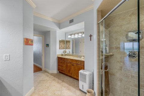 Condo in Hutchinson Island South, Florida, 3 bedrooms  № 714634 - photo 25