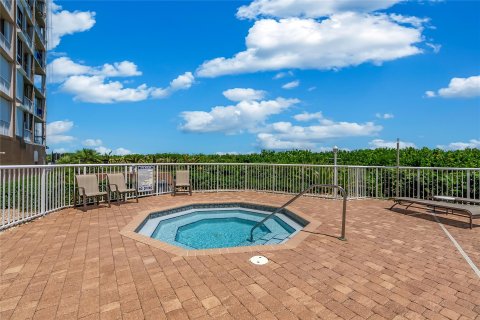 Condo in Hutchinson Island South, Florida, 3 bedrooms  № 714634 - photo 9