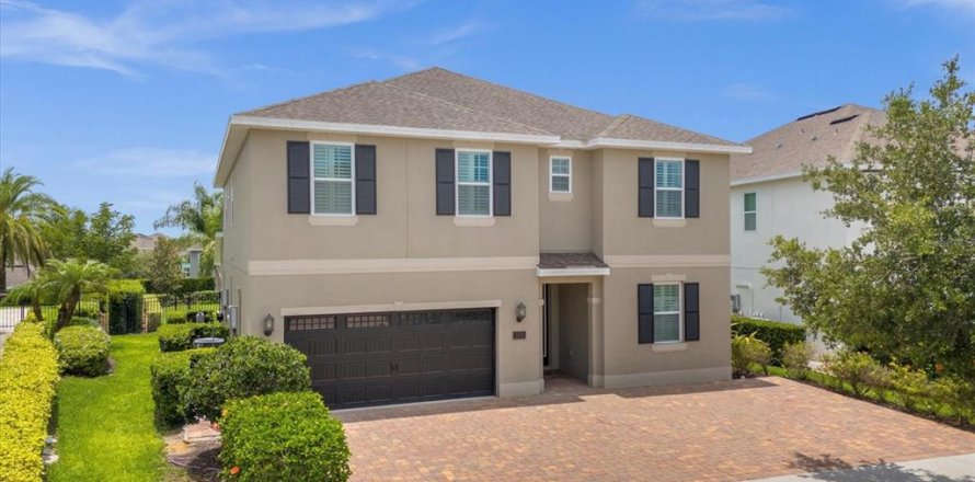 Casa en Kissimmee, Florida 8 dormitorios, 335.28 m2 № 1249735