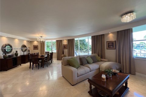 Copropriété à vendre à Miami Beach, Floride: 2 chambres, 126.35 m2 № 1220971 - photo 1