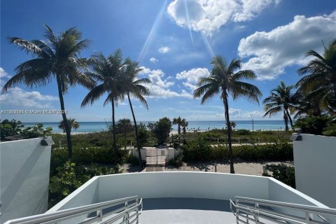 Copropriété à vendre à Miami Beach, Floride: 2 chambres, 126.35 m2 № 1220971 - photo 22