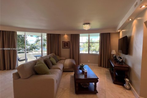 Condominio en venta en Miami Beach, Florida, 2 dormitorios, 126.35 m2 № 1220971 - foto 3