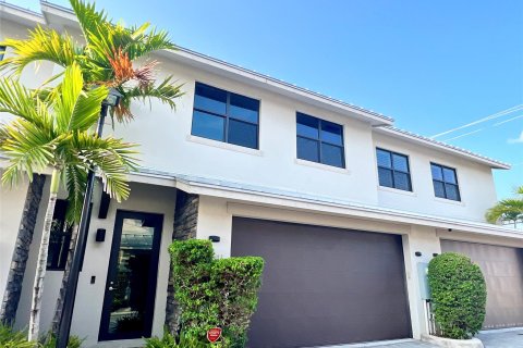 Townhouse in Oakland Park, Florida 3 bedrooms, 169.27 sq.m. № 1178459 - photo 6