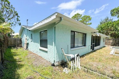 House in New Port Richey, Florida 3 bedrooms, 136.94 sq.m. № 1343916 - photo 16