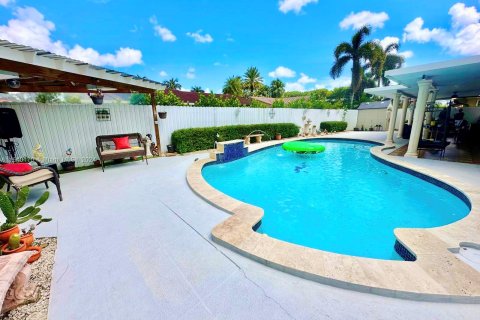 Casa en venta en Miami, Florida, 4 dormitorios, 176.7 m2 № 1316679 - foto 17