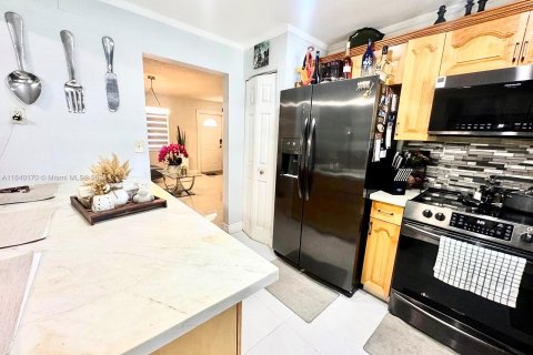 Casa en venta en Miami, Florida, 4 dormitorios, 176.7 m2 № 1316679 - foto 7