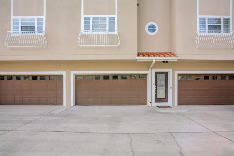 Townhouse in Tampa, Florida 3 bedrooms, 229.56 sq.m. № 890550 - photo 5