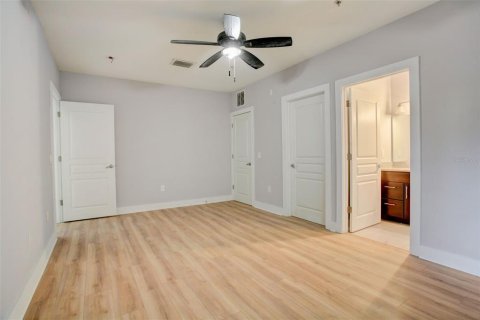 Townhouse in Tampa, Florida 3 bedrooms, 229.56 sq.m. № 890550 - photo 8