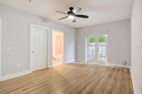 Townhouse in Tampa, Florida 3 bedrooms, 229.56 sq.m. № 890550 - photo 10
