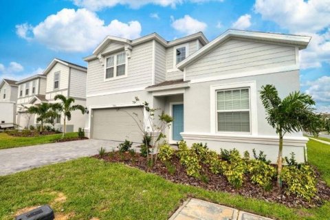 Casa en venta en Davenport, Florida, 8 dormitorios, 373.93 m2 № 1340683 - foto 1