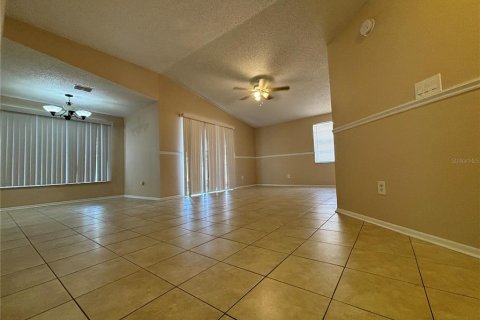 House in Tampa, Florida 3 bedrooms, 99.87 sq.m. № 1324439 - photo 24