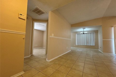 House in Tampa, Florida 3 bedrooms, 99.87 sq.m. № 1324439 - photo 12