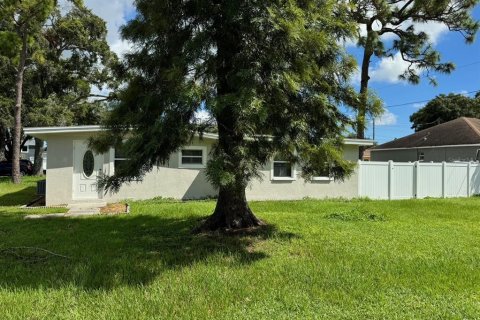 House in Pinellas Park, Florida 2 bedrooms, 83.52 sq.m. № 1390813 - photo 3