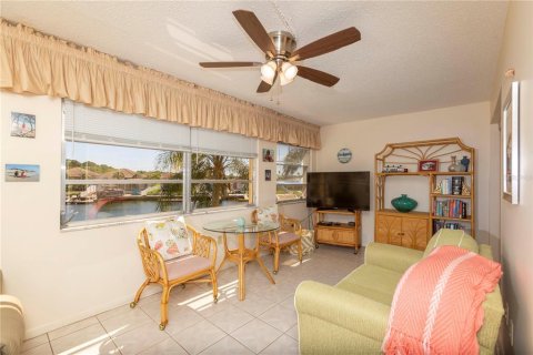 Copropriété à vendre à New Port Richey, Floride: 2 chambres, 128.95 m2 № 1255025 - photo 11