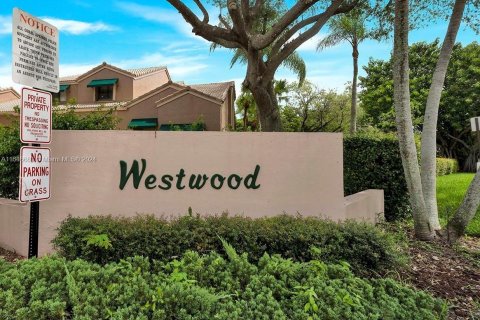 Condo in Coral Springs, Florida, 3 bedrooms  № 1329763 - photo 17