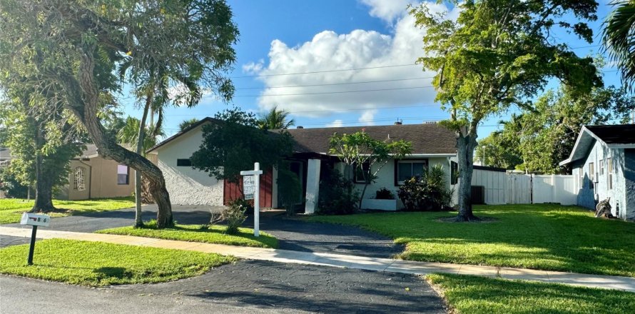 Casa en Lauderhill, Florida 3 dormitorios, 141.86 m2 № 1151865