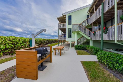 Condo in Stuart, Florida, 1 bedroom  № 1151983 - photo 11