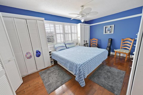 Condo in Stuart, Florida, 1 bedroom  № 1151983 - photo 15