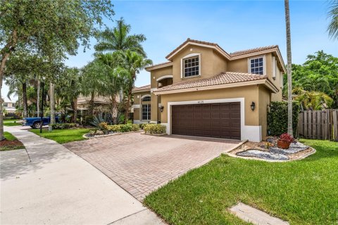 House in Weston, Florida 4 bedrooms, 238.76 sq.m. № 1289277 - photo 1