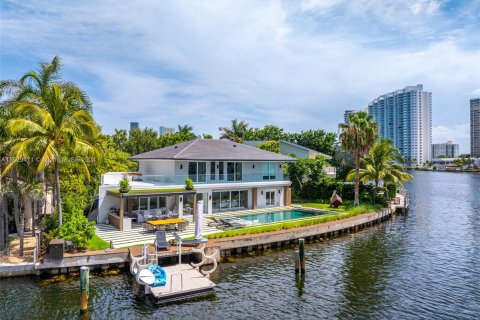 Villa ou maison à vendre à Golden Beach, Floride: 6 chambres, 416.3 m2 № 1289325 - photo 8