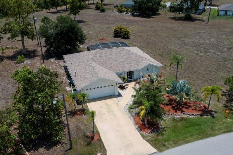 House in Punta Gorda, Florida 3 bedrooms, 157.56 sq.m. № 1250529 - photo 5