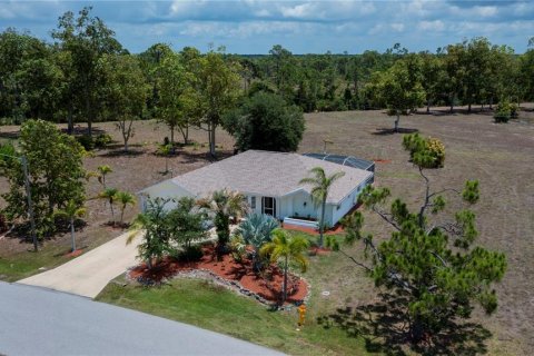 House in Punta Gorda, Florida 3 bedrooms, 157.56 sq.m. № 1250529 - photo 10