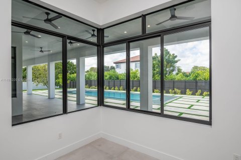 Casa en venta en Miami, Florida, 5 dormitorios, 413.32 m2 № 880387 - foto 23