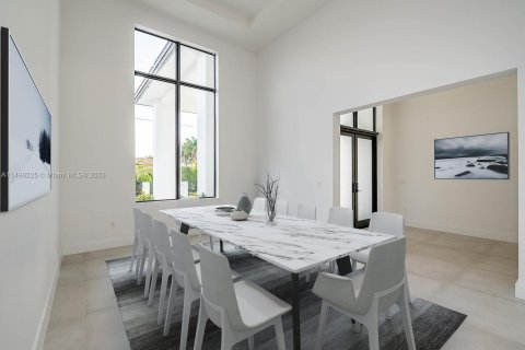 Casa en venta en Miami, Florida, 5 dormitorios, 413.32 m2 № 880387 - foto 19