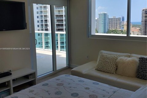 Condo in Aventura, Florida, 2 bedrooms  № 1345639 - photo 10