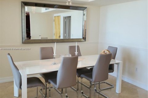 Condo in Aventura, Florida, 2 bedrooms  № 1345639 - photo 4