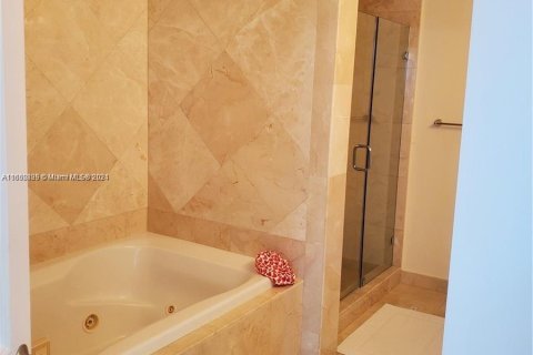 Condo in Aventura, Florida, 2 bedrooms  № 1345639 - photo 12