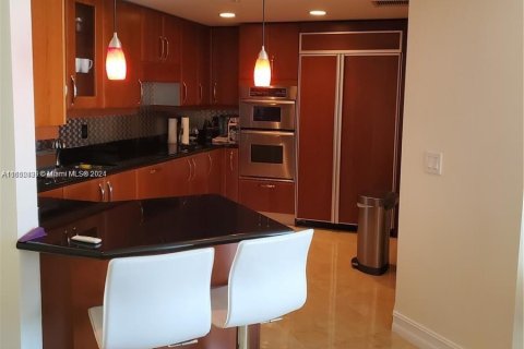 Condo in Aventura, Florida, 2 bedrooms  № 1345639 - photo 6