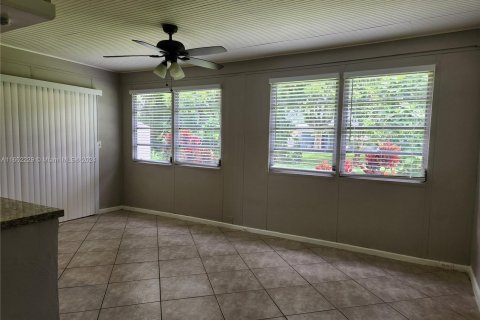 House in Tamarac, Florida 2 bedrooms, 93.09 sq.m. № 1345684 - photo 21