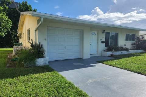 Casa en venta en Tamarac, Florida, 2 dormitorios, 93.09 m2 № 1345684 - foto 2