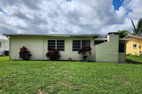 House in Tamarac, Florida 2 bedrooms, 93.09 sq.m. № 1345684 - photo 5