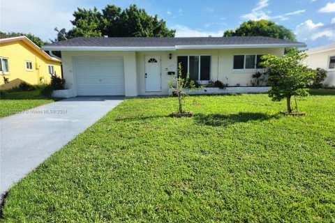 Casa en venta en Tamarac, Florida, 2 dormitorios, 93.09 m2 № 1345684 - foto 1