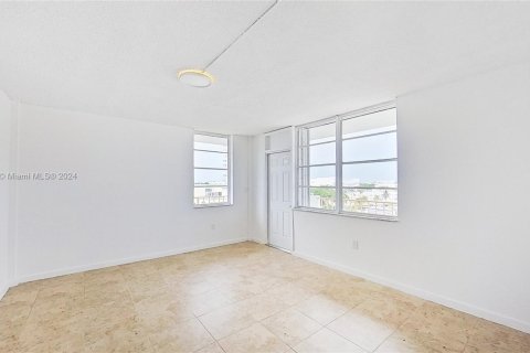 Condominio en venta en Miami Beach, Florida, 1 dormitorio, 78.5 m2 № 1345598 - foto 15