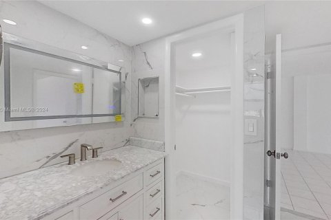 Condominio en venta en Miami Beach, Florida, 1 dormitorio, 78.5 m2 № 1345598 - foto 18