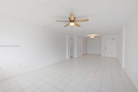 Condominio en venta en Miami Beach, Florida, 1 dormitorio, 78.5 m2 № 1345598 - foto 11