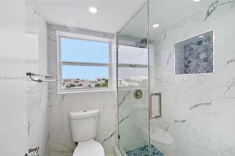 Condominio en venta en Miami Beach, Florida, 1 dormitorio, 78.5 m2 № 1345598 - foto 19