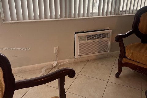 Condo in Deerfield Beach, Florida, 1 bedroom  № 1316722 - photo 14