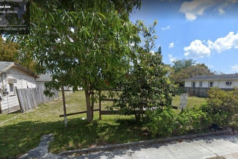 Купить земельный участок в Форт-Лодердейл, Флорида № 117875 - фото 1