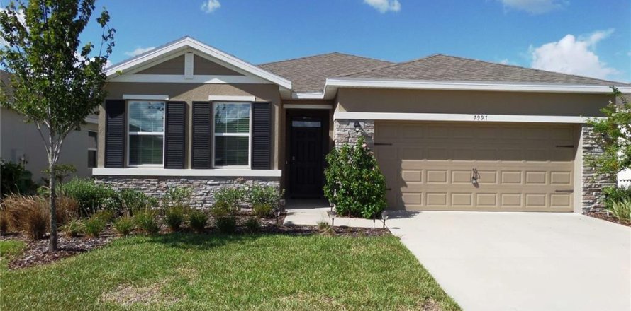 House in Wildwood, Florida 4 bedrooms, 189.33 sq.m. № 1352542