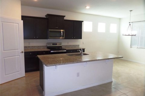 House in Wildwood, Florida 4 bedrooms, 189.33 sq.m. № 1352542 - photo 7