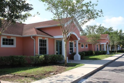 Immobilier commercial à vendre à Orlando, Floride: 488.29 m2 № 1404782 - photo 2