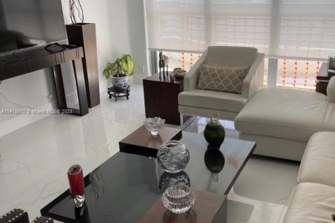 Condominio en venta en Aventura, Florida, 2 dormitorios, 109.72 m2 № 812890 - foto 28