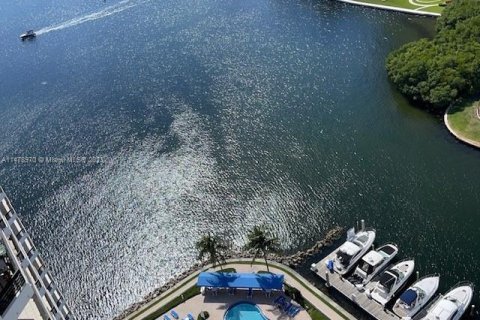 Condominio en venta en Aventura, Florida, 2 dormitorios, 109.72 m2 № 812890 - foto 2