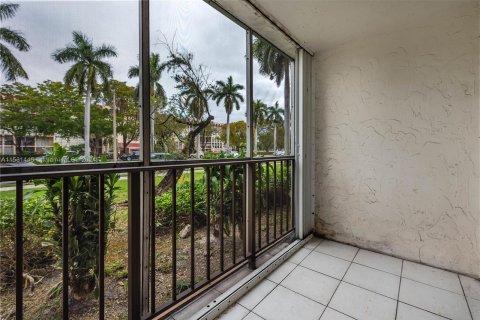 Condominio en venta en Hallandale Beach, Florida, 2 dormitorios, 85.84 m2 № 1003703 - foto 20