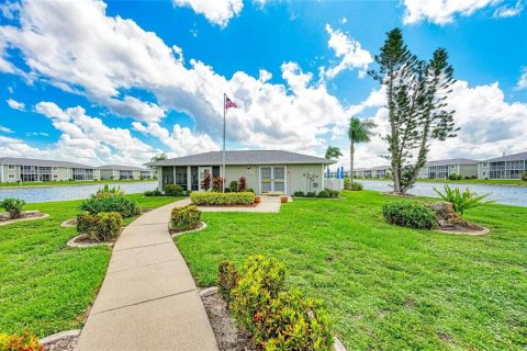 Copropriété à vendre à Punta Gorda, Floride: 2 chambres, 83.33 m2 № 1090705 - photo 27