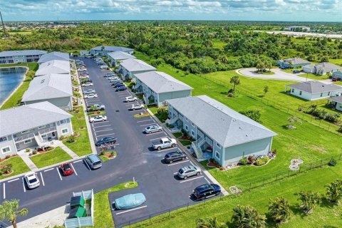 Copropriété à vendre à Punta Gorda, Floride: 2 chambres, 83.33 m2 № 1090705 - photo 4